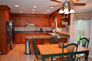Eat In Kitchen
