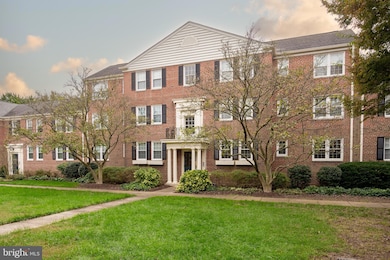 6702 W Wakefield Dr unit A2, Alexandria, VA 22307 - photo 2
