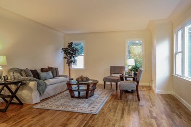 006-Living_Room-1280064-mls