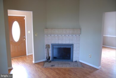 520 Carmody Hills Dr, Capitol Heights, MD 20743 - photo 3