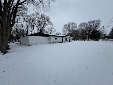 4205 Grimes St, Sterling, IL 61081 - photo 3