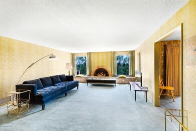 4900 Via Entrada Living Room (1)