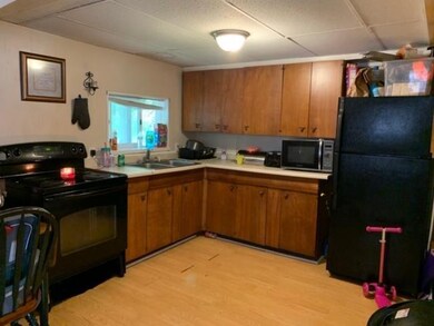 154 W Bow St, Franklin, NH 03235 - photo 3