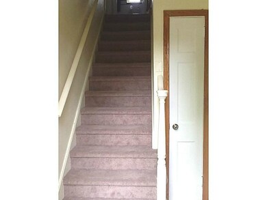 Entry/Foyer.