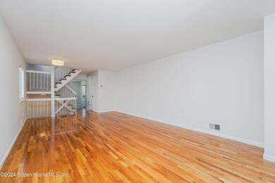 624 Ramona Ave, Staten Island, NY 10309 - photo 5