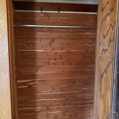 1534 SW Plass Ave, Topeka, KS 66604 - photo 6