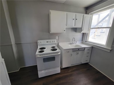 210 Illinois Ave, Saint Joseph, MO 64504 - photo 4