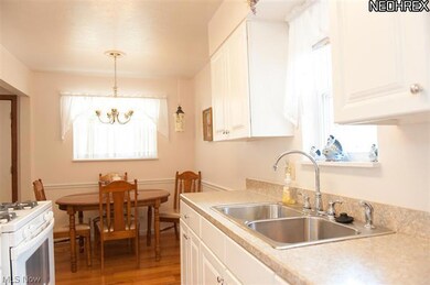 272 Gayle Dr, Sheffield Lake, OH 44054 - photo 4