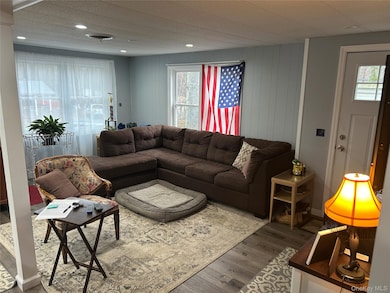 309 Fanning Blvd, Riverhead, NY 11901 - photo 7