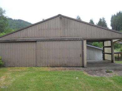 Garage / Shop