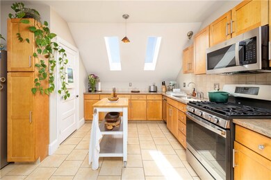 18 Braman St unit 3, Providence, RI 02906 - photo 4