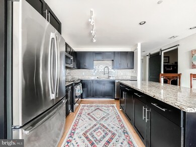 Silo Point unit 420, Baltimore, MD 21230 - photo 2