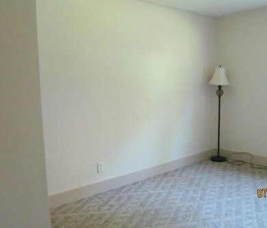 201 Maple St, Sugar Grove, OH 43155 - photo 4