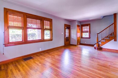 101_w_dunedin living room 2