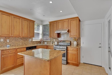 8121 Deer Spring Cir, Antelope, CA 95843 - photo 6