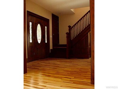 Foyer.