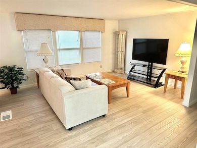 2000 E Bay Dr unit 83, Largo, FL 33771 - photo 4