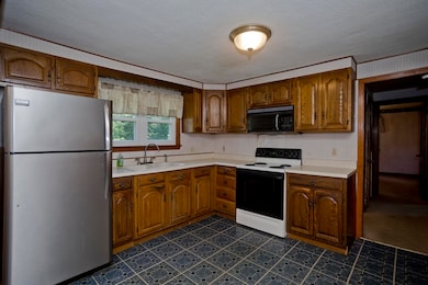 21 Bremen St, Springfield, MA 01108 - photo 6