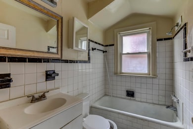 4 - Bathroom 2022-9-7.jpg-FULL