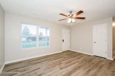 002-photo-living-room-11574047