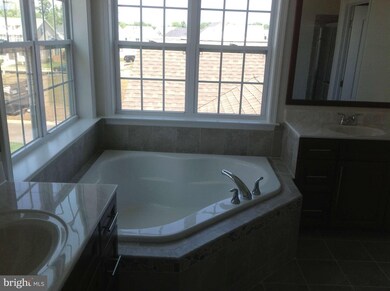 23300 Evergreen Ridge Dr, Ashburn, VA 20148 - photo 4