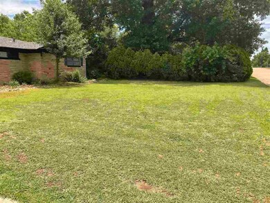 1810 Northridge Dr, Duncan, OK 73533 - photo 3