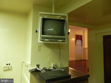 4206 Euclid Ave, Baltimore, MD 21229 - photo 6