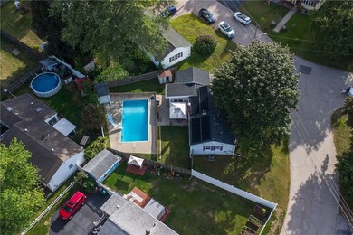 32 Wade Rd, Woonsocket, RI 02895 - photo 4