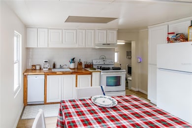 5127 Yearling Ave, Weeki Wachee, FL 34607 - photo 6