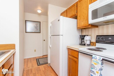 Kitchen_6299-SMALL