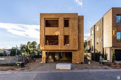 4442 Holladay Park Ln, Holladay, UT 84124 - photo 2