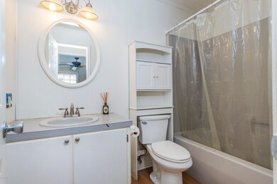 Guest Bath 1