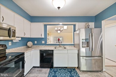 4908 Tallowwood Dr, Dumfries, VA 22025 - photo 2