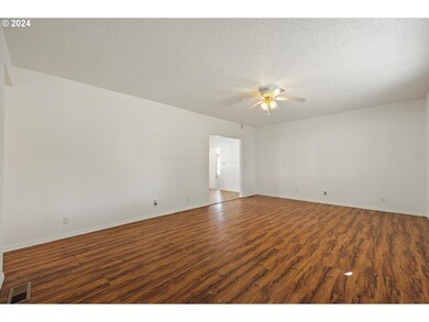 150 S Earl Ct, Stanfield, OR 97875 - photo 4