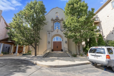 N51W34861 Wisconsin Ave unit 3119, Okauchee, WI 53069 - photo 2