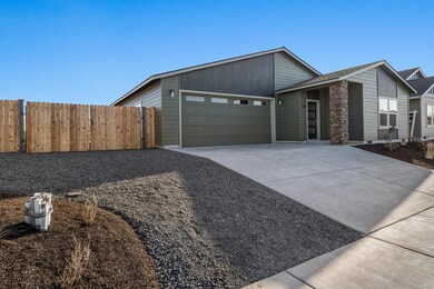 4968 SW Zenith Ave, Redmond, OR 97756 - photo 2