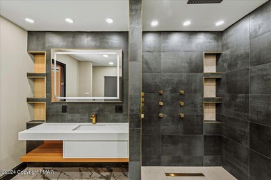 50-HomeView_Media-7137_Howell_Terr-#50