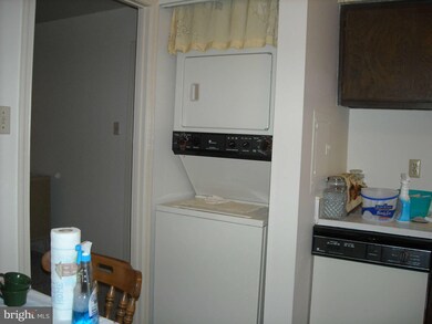 1006 Brinker 101 Dr unit 1-D, Hagerstown, MD 21740 - photo 6