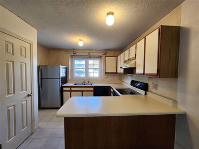 565 Quaker Ln unit 2, West Warwick, RI 02893 - photo 6