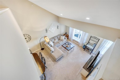 100 Weatherby Ln unit 100, Central Islip, NY 11722 - photo 5