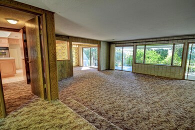 16 - Living Room 2