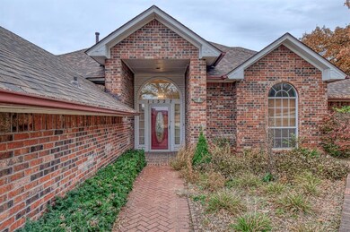 Lovely entry. Roof 2023.