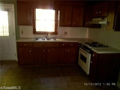 883 Oakwood Acres Rd, Asheboro, NC 27205 - photo 5