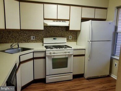 26 Dennis Ct, Hightstown, NJ 08520 - photo 7