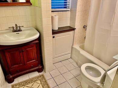 8 Rice St unit 2, Brookline, MA 02445 - photo 7