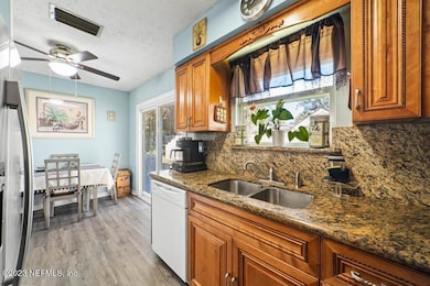 7015 Alton Ave, Jacksonville, FL 32211 - photo 4