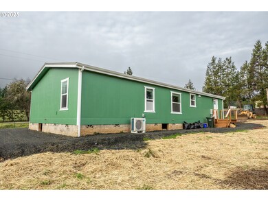 549 Valley Rd, Roseburg, OR 97471 - photo 4