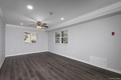 447 Lake Pointe Dr, Middle Island, NY 11953 - photo 3