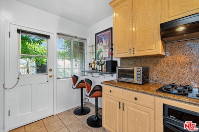 1701 N Buena Vista St, Burbank, CA 91505 - photo 6