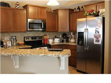 All kitchen appliances stay